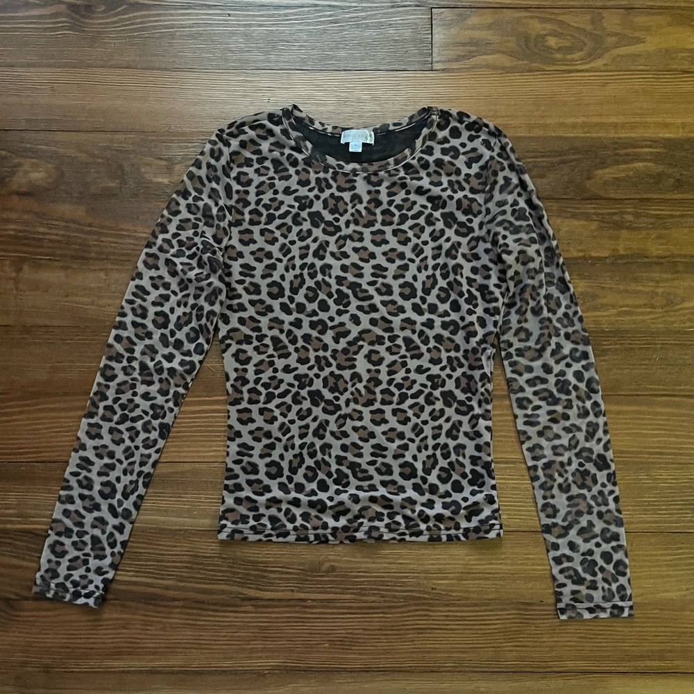 Chic Leopard Print Long Sleeve Blouse